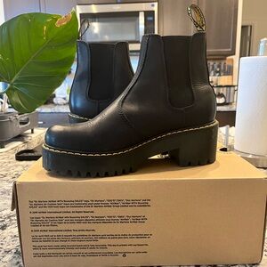 Dr. Martens - ROMETTY WYOMING LEATHER PLATFORM CHELSEA BOOTS - with box
